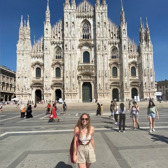 Meet your Posher, Phoebe - Picture 2 of 6